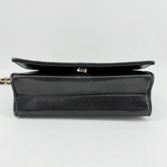 Chanel CC Vintage Quilted Flap Bag - Picture 9 of 16